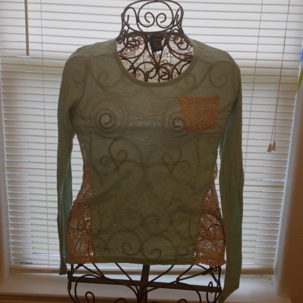 Long sleeve shirt
